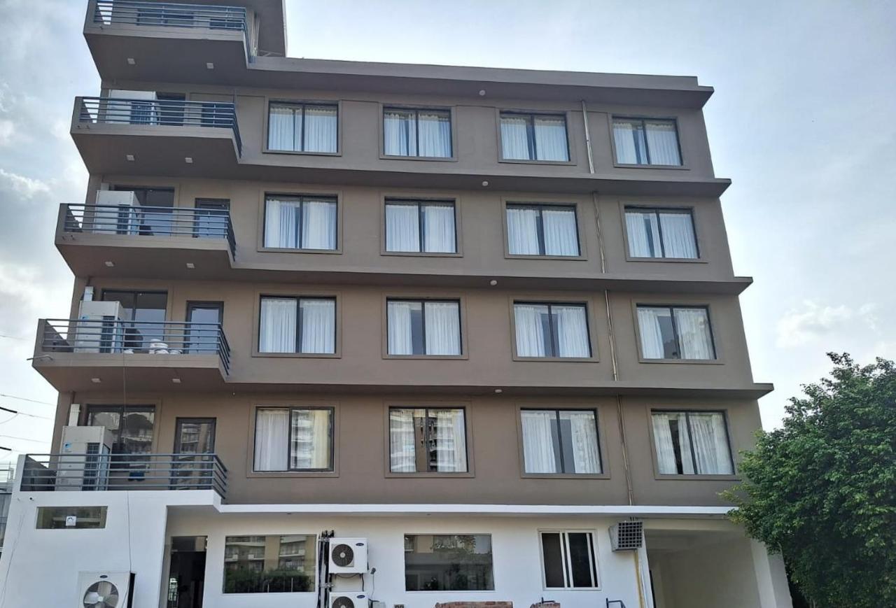 Hotel Rr Galaxy Gurgaon Zewnętrze zdjęcie