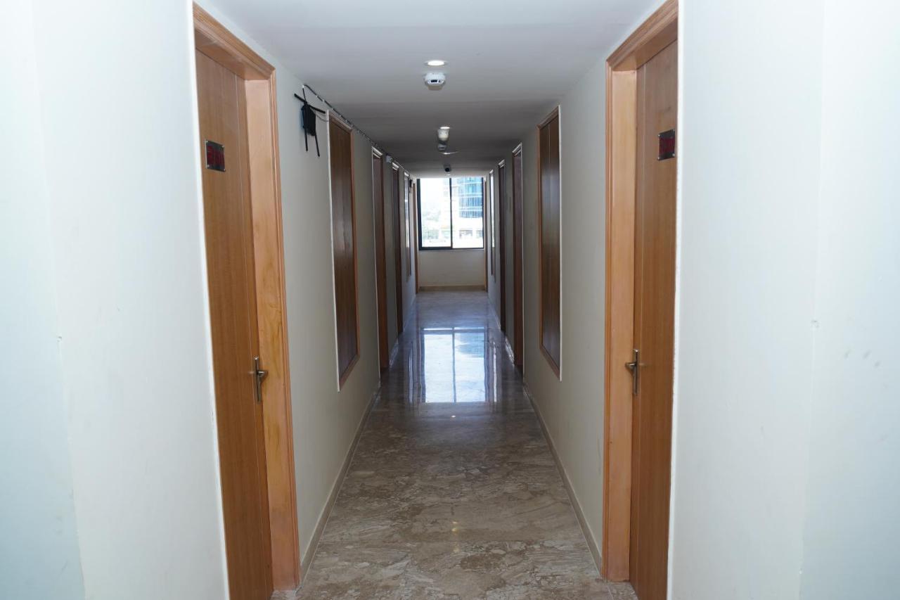 Hotel Rr Galaxy Gurgaon Zewnętrze zdjęcie