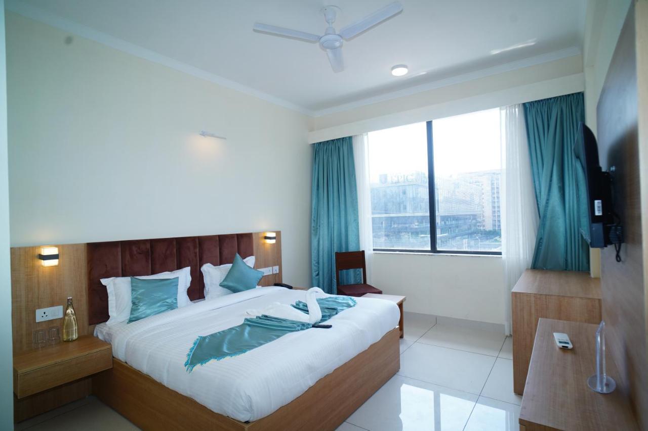Hotel Rr Galaxy Gurgaon Zewnętrze zdjęcie