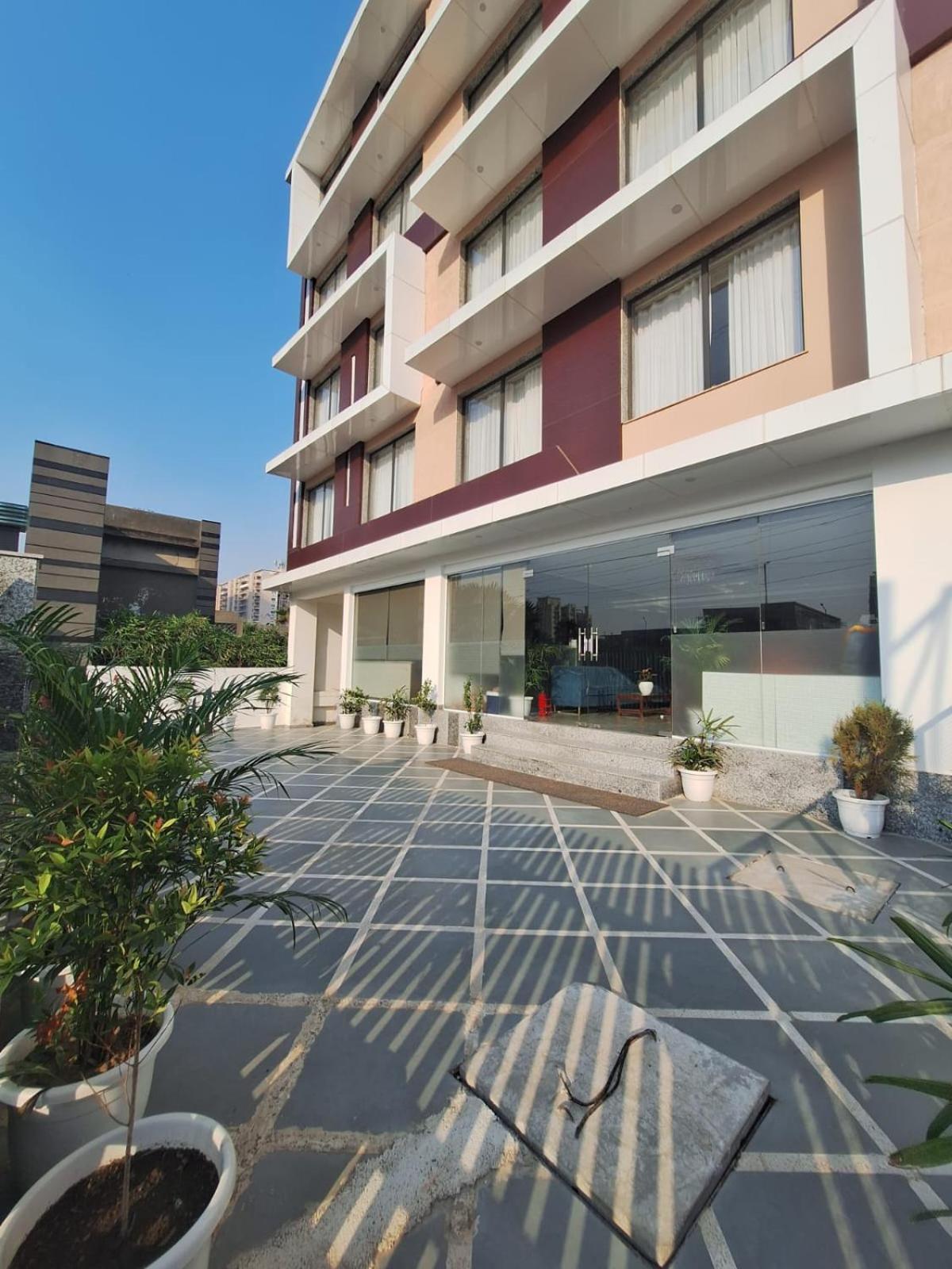 Hotel Rr Galaxy Gurgaon Zewnętrze zdjęcie