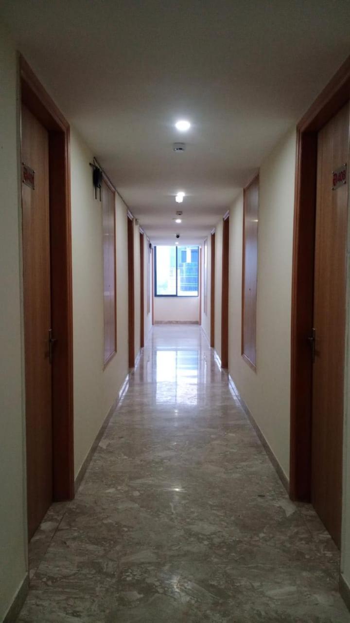Hotel Rr Galaxy Gurgaon Zewnętrze zdjęcie