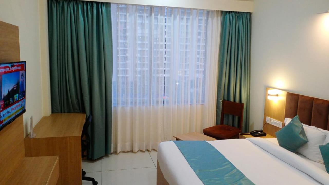 Hotel Rr Galaxy Gurgaon Zewnętrze zdjęcie