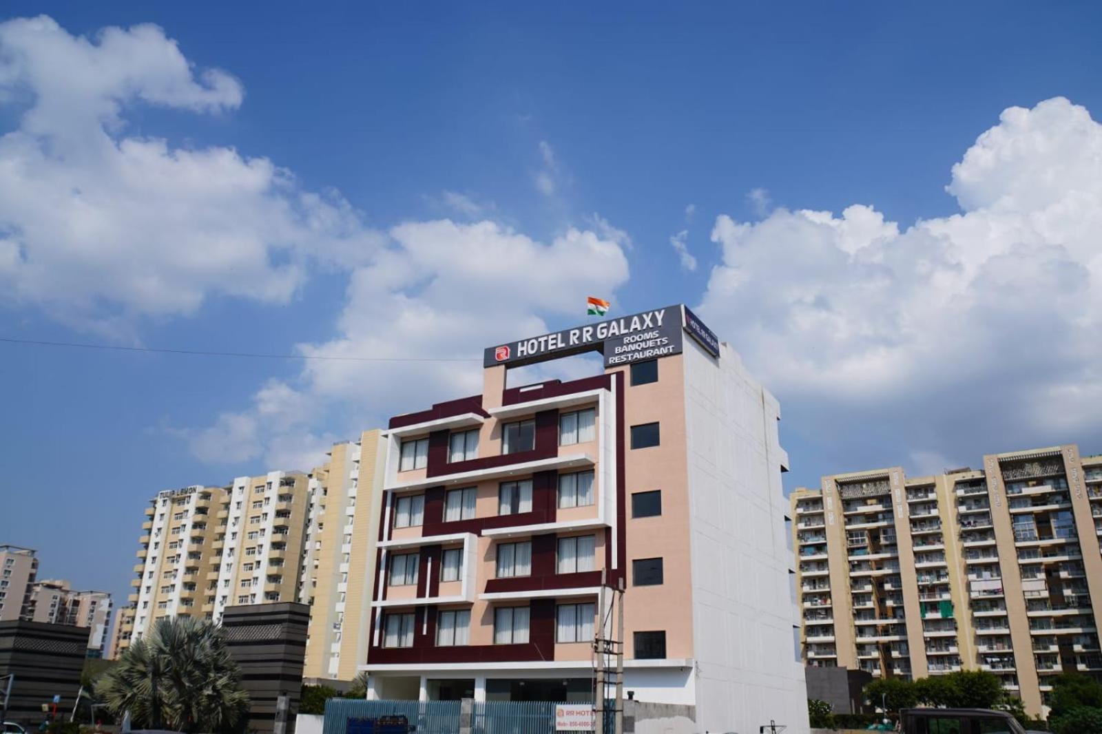 Hotel Rr Galaxy Gurgaon Zewnętrze zdjęcie
