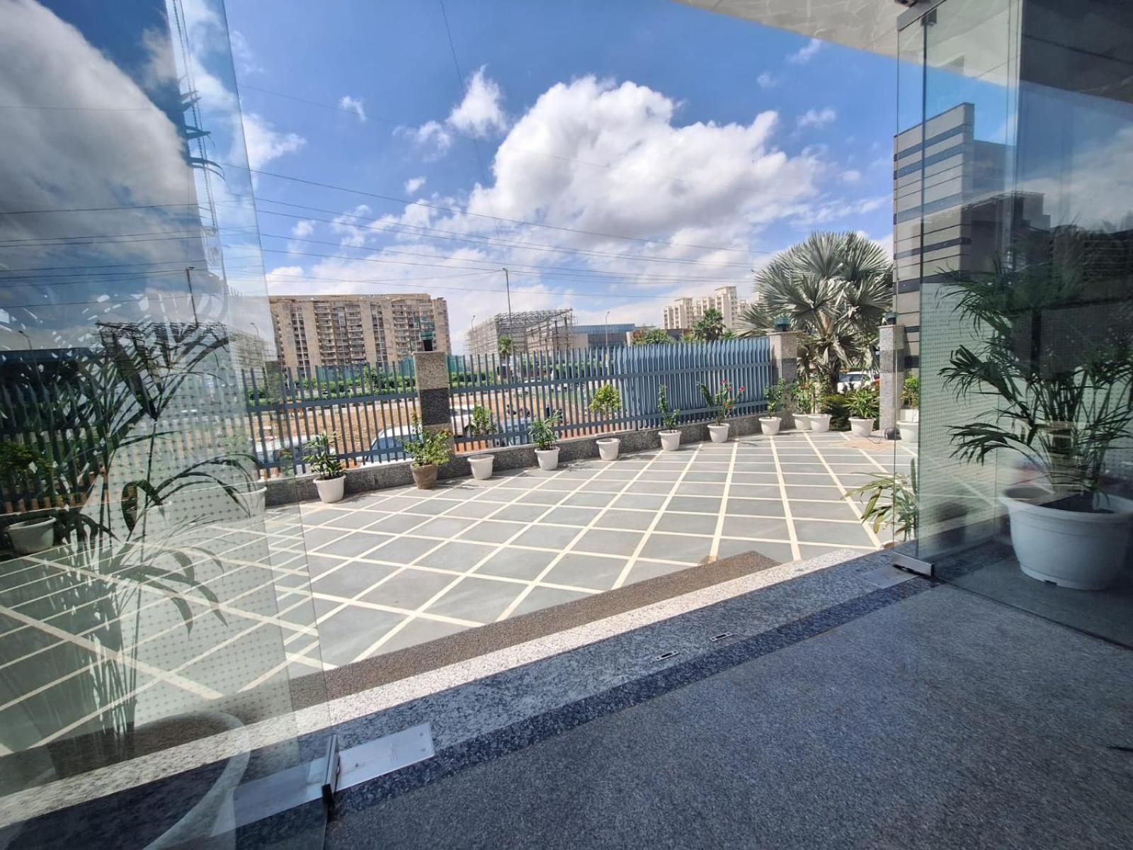 Hotel Rr Galaxy Gurgaon Zewnętrze zdjęcie